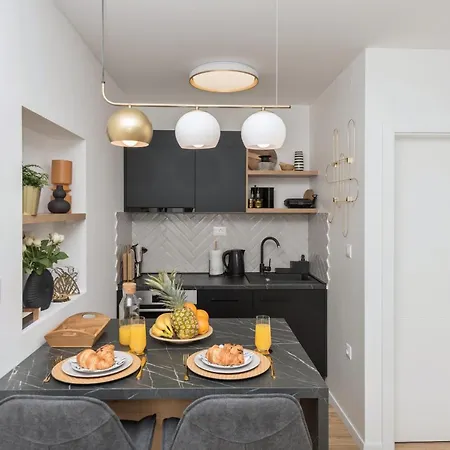 Apartment Bianco, Near Beach, Free Parking, Wi-fi