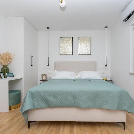 Bianco, Near Beach, Free Parking, Wi-fi * מאקרסקה
